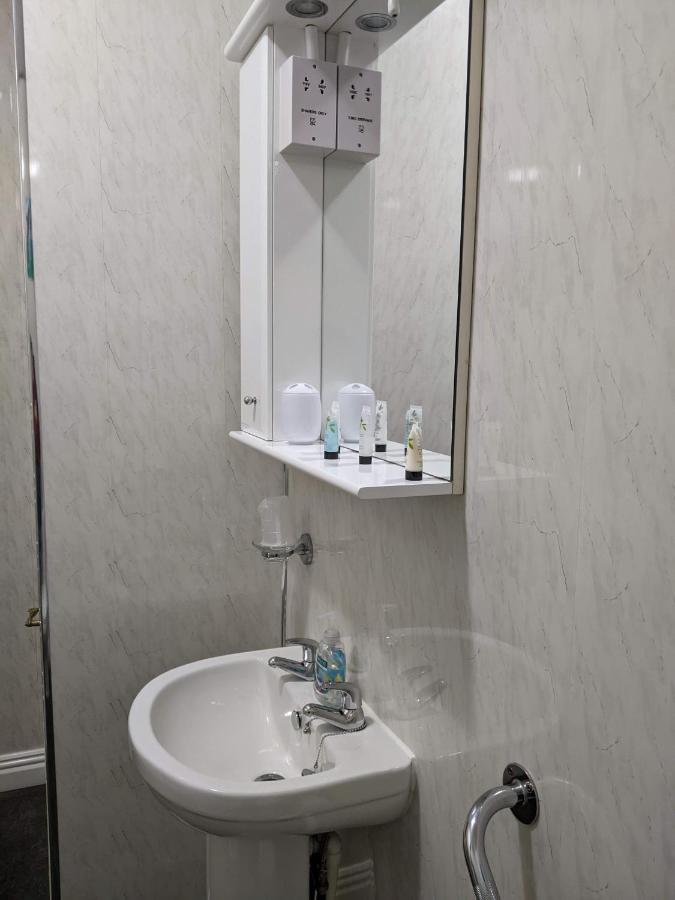 بيغْنْتون Kingswinford Guest House المظهر الخارجي الصورة